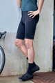 Pantalón KODAMA con tirantes negro.